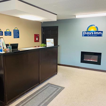 Days Inn By Wyndham Plymouth Esterno foto
